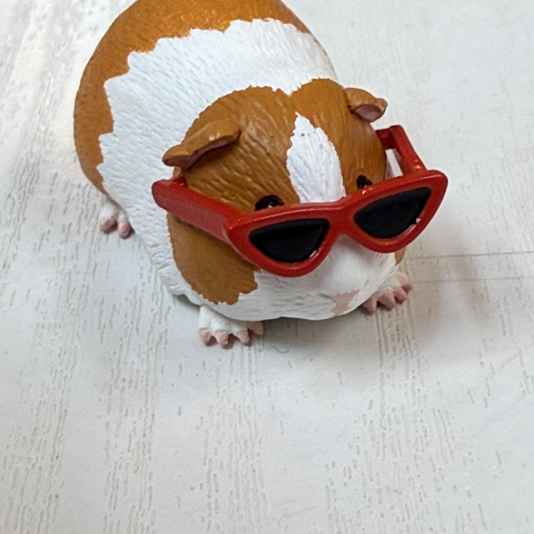 Japan Sunglasses Guinea Pig pet animal PVC mini figure figurine model A