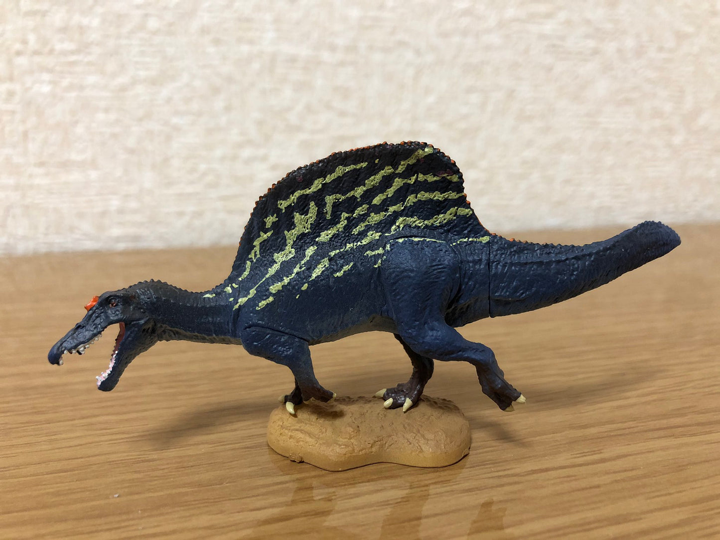 Retired Kaiyodo Sculpture of The largest & strongest Carnivore Dinosaur Spinosaurus Dinosaur PVC mini figure model