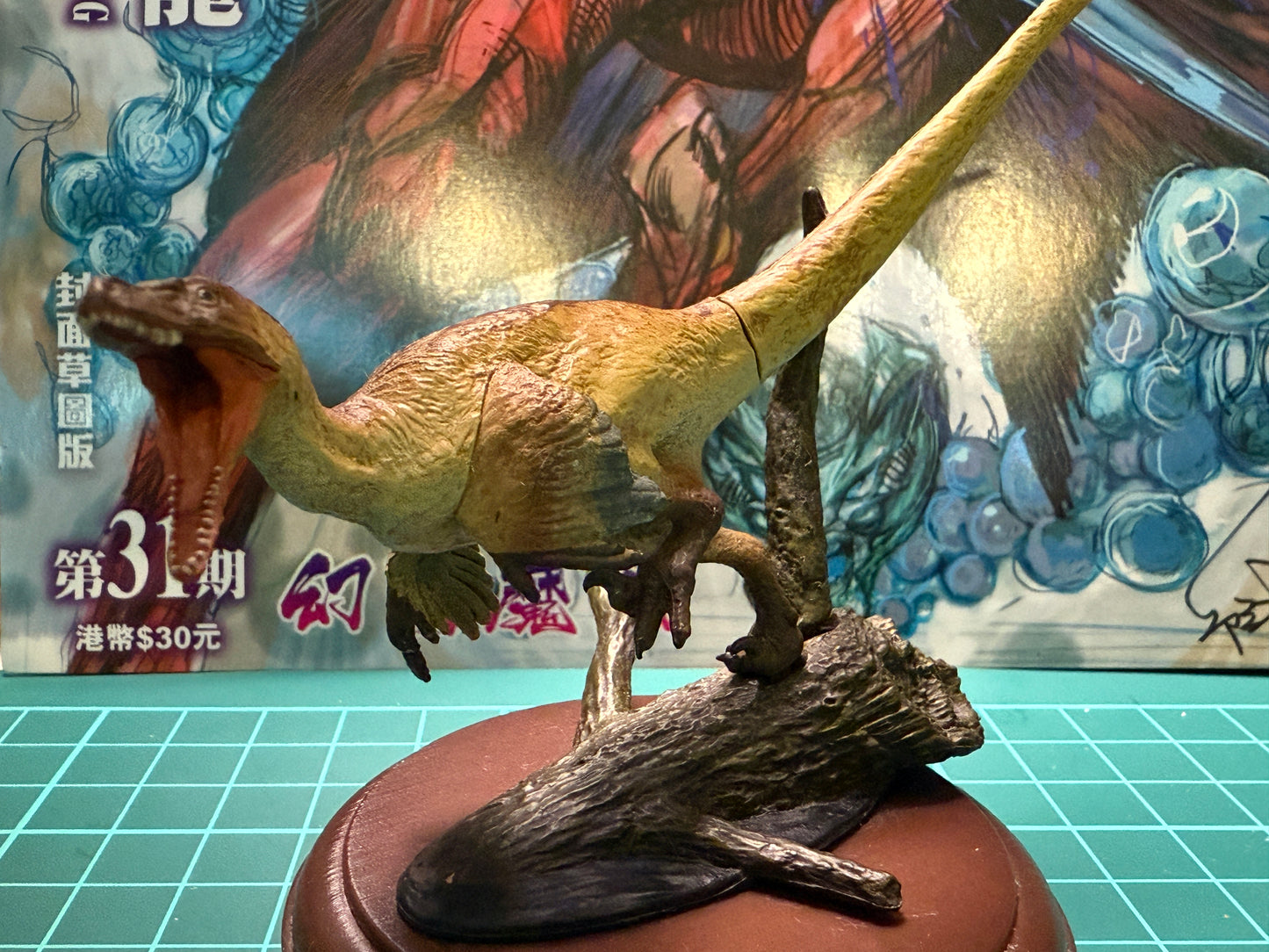 Japan Dinosaur 02 Velociraptor Dinosaur PVC figurine figure model with base