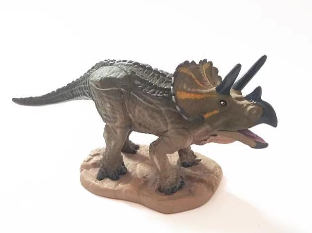 Japan Kazunari Araki Triceratops Dinosaur PVC mini figure figurine Model with base