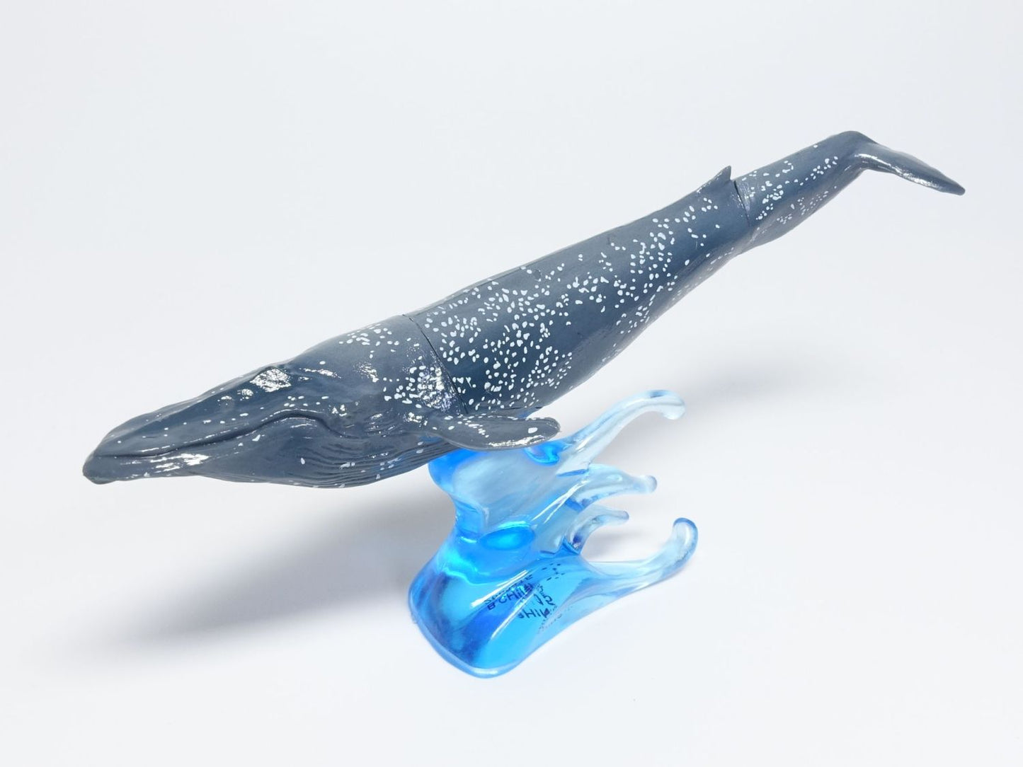 Japan Blue Whale PVC mini capsule figure model figurine with base