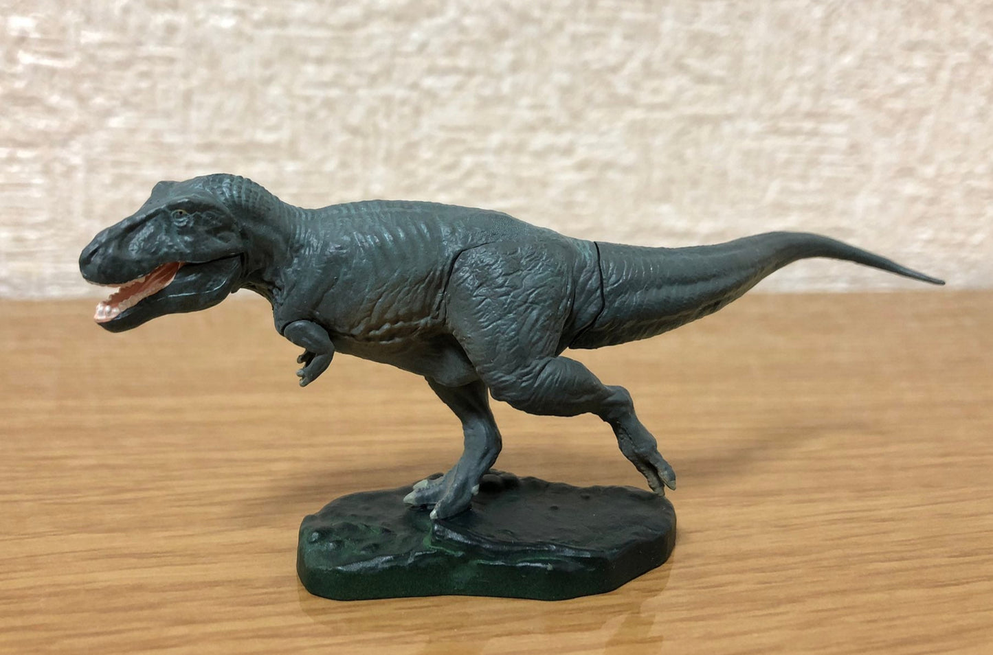 Retired Kaiyodo Sculpture of The largest & strongest Carnivore Dinosaur T-Rex Dinosaur PVC mini figure model