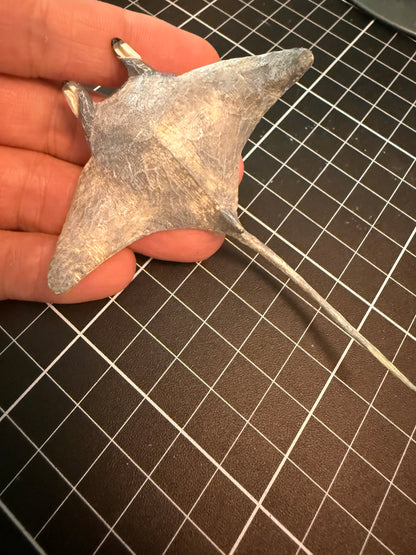 Kitan Club Osaka Aquarium Kaiyukan exclusive giant oceanic manta ray resin mini figure Model