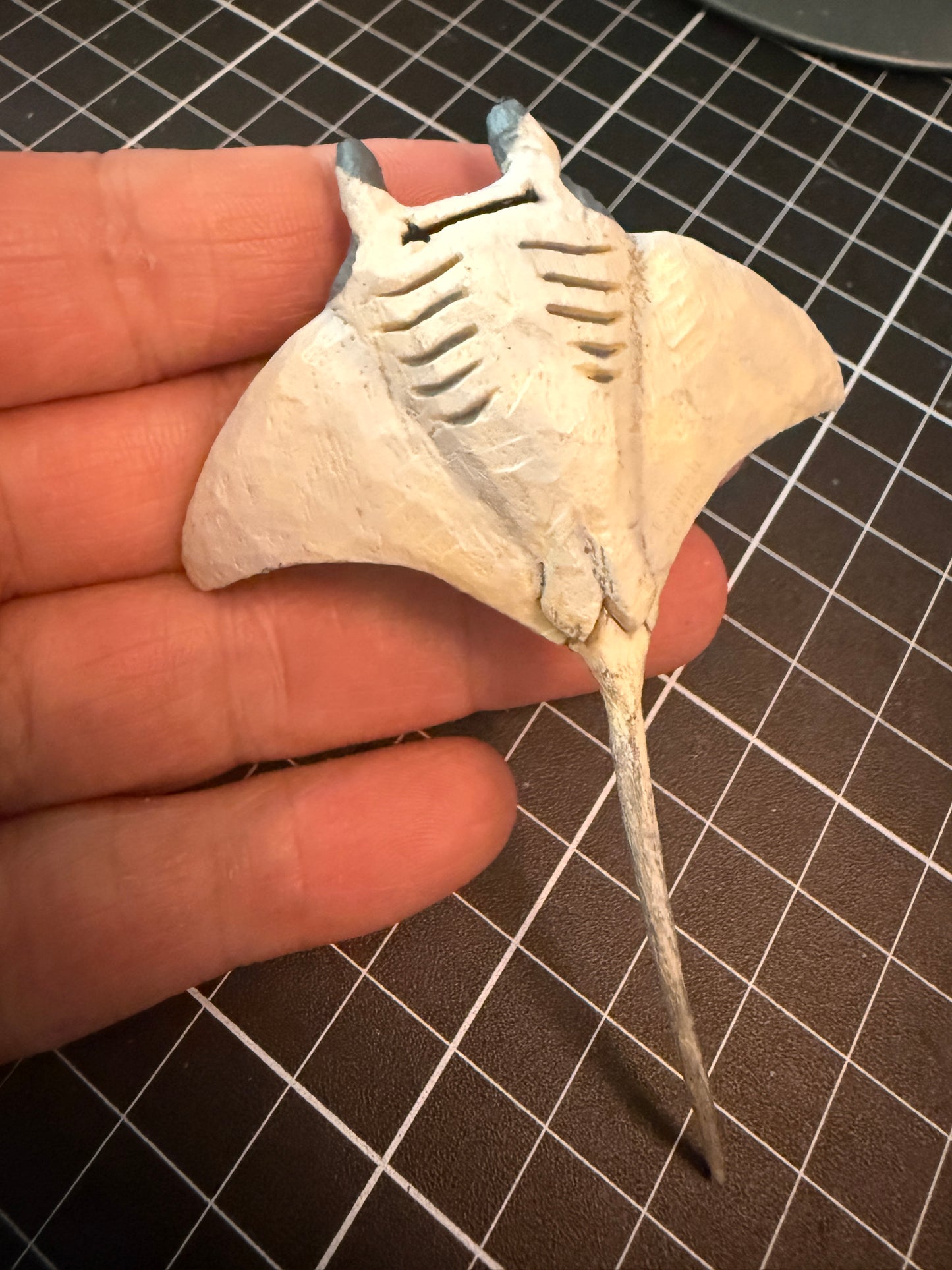 Kitan Club Osaka Aquarium Kaiyukan exclusive giant oceanic manta ray resin mini figure Model