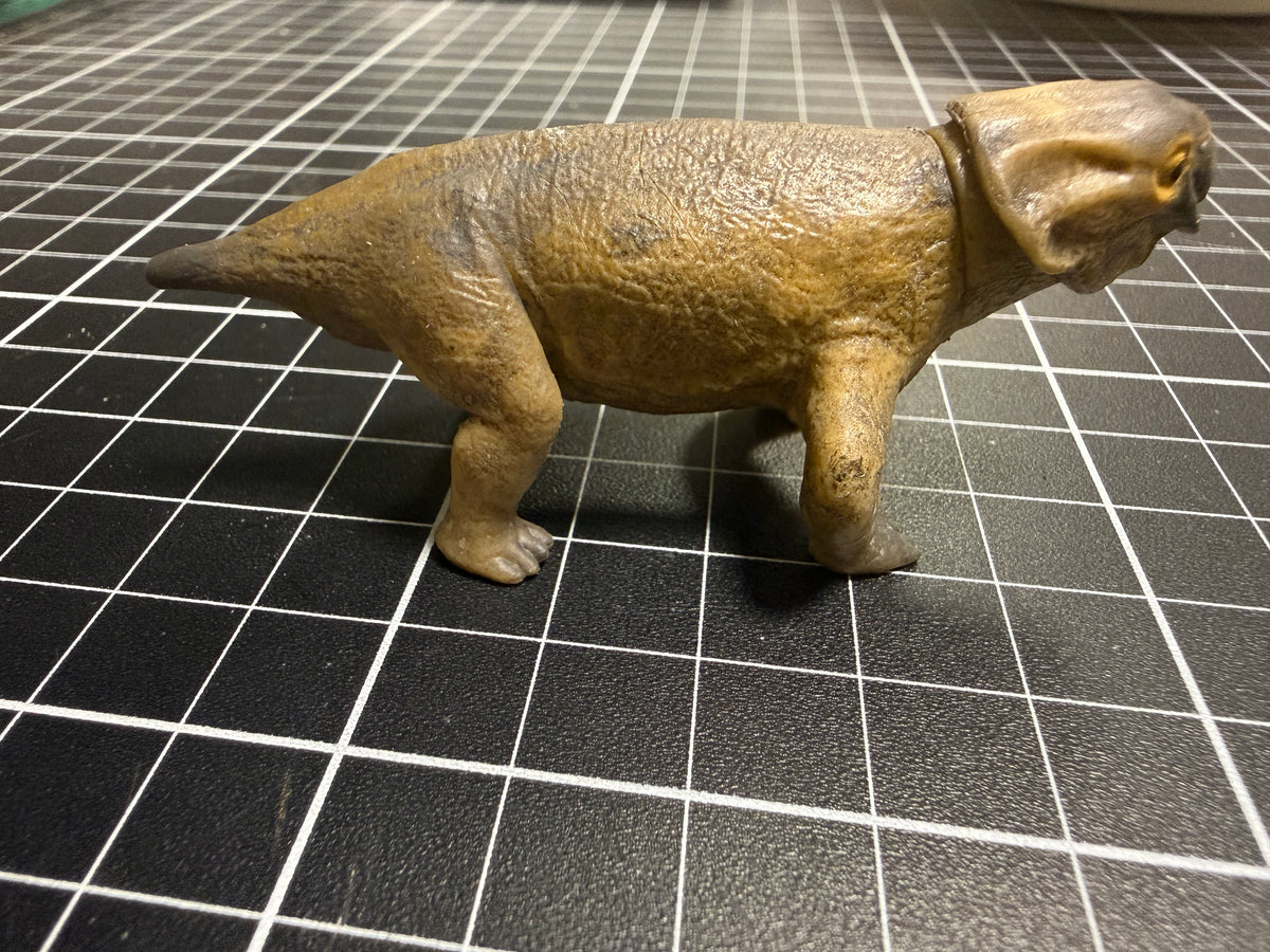 Retired Jurassic World: Dominion 水龍獸 Lystrosaurus Dinosaur PVC mini figure Model