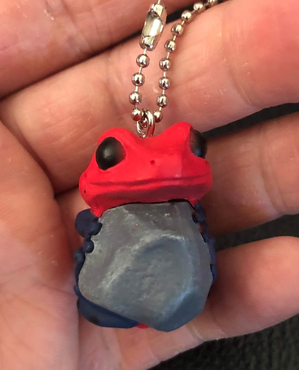 Japan Strawberry poison-dart frog on Rock Resin Mini Figure Figurine Model keychain