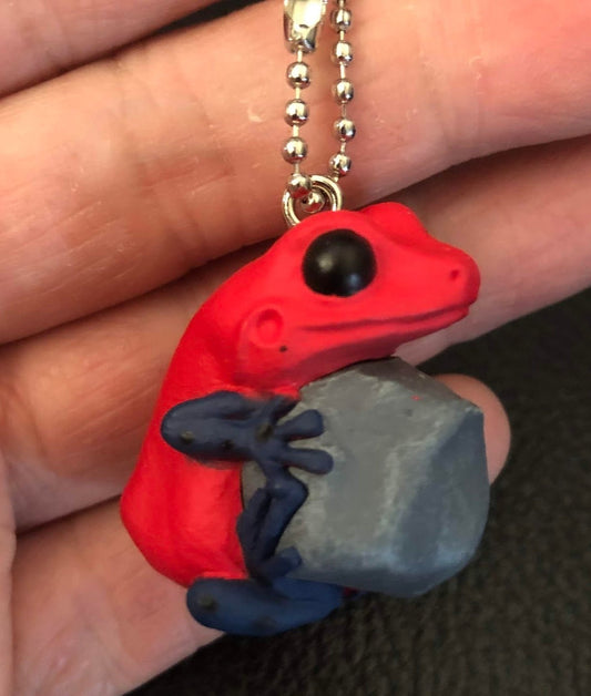 Japan Strawberry poison-dart frog on Rock Resin Mini Figure Figurine Model keychain