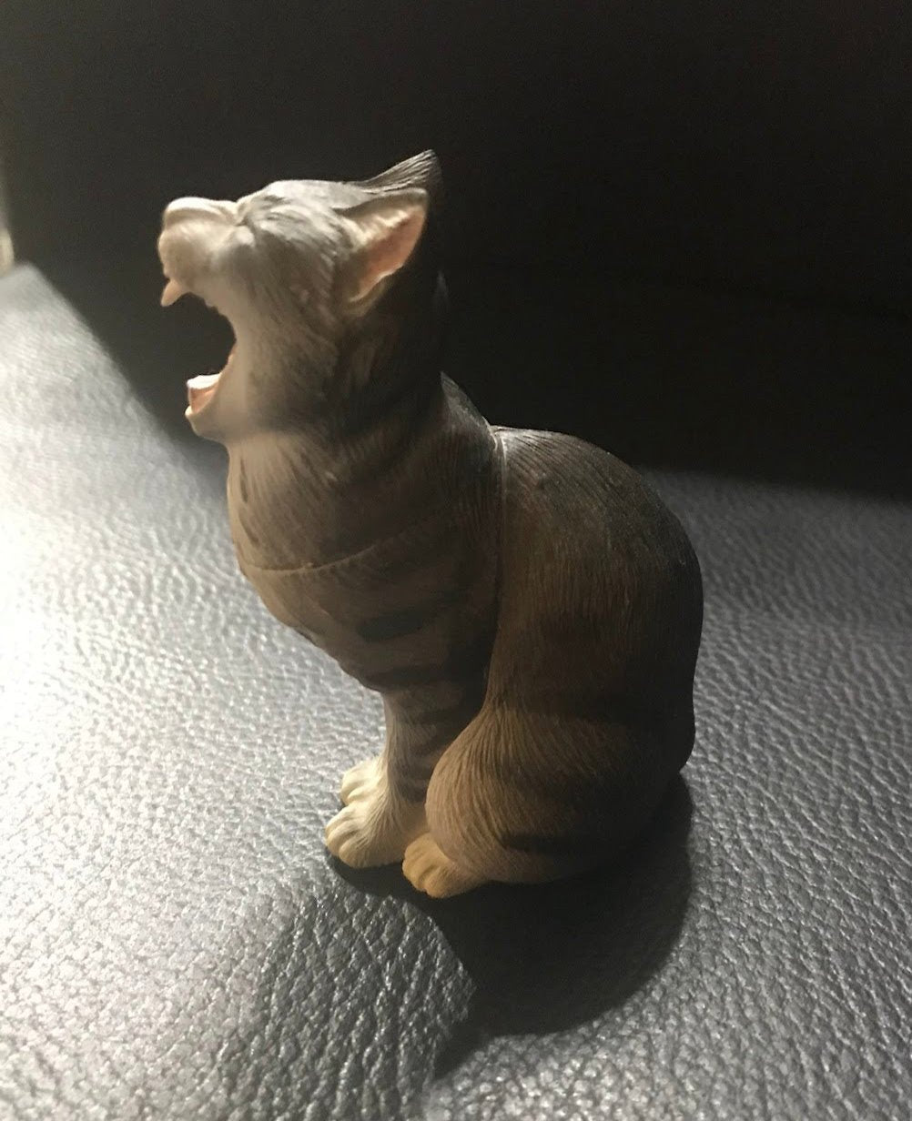 Retired Japan Yujin Shōwa Yawn Cat (Yellow/ Grey) animal PVC figure figurine model