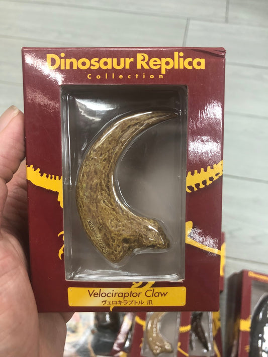 Retired Japan Dinosaur Replica Velociraptor Claw PVC Figure Figurine Model