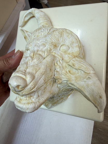 the GazettE - BEAUTIFUL DEFORMITY Limited Edition 3D Cover Relief Plate (Case only)