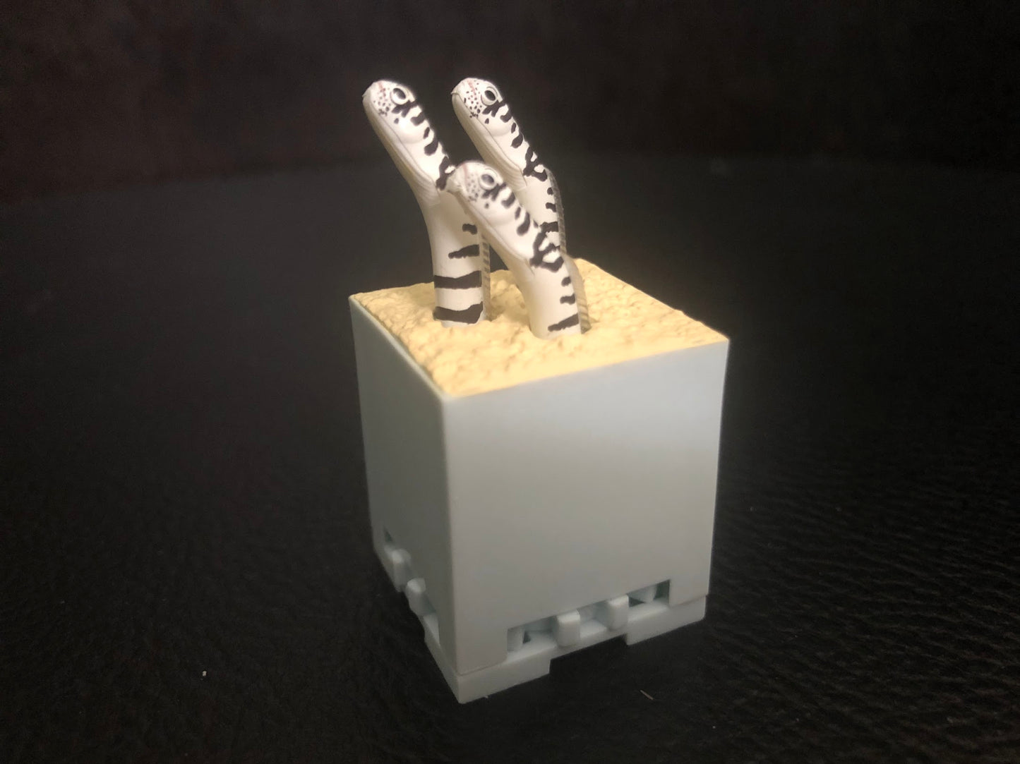 Retired Japan Kitan Club Garden Eel Fish PVC Mini Figure Figurine Model Capsule D