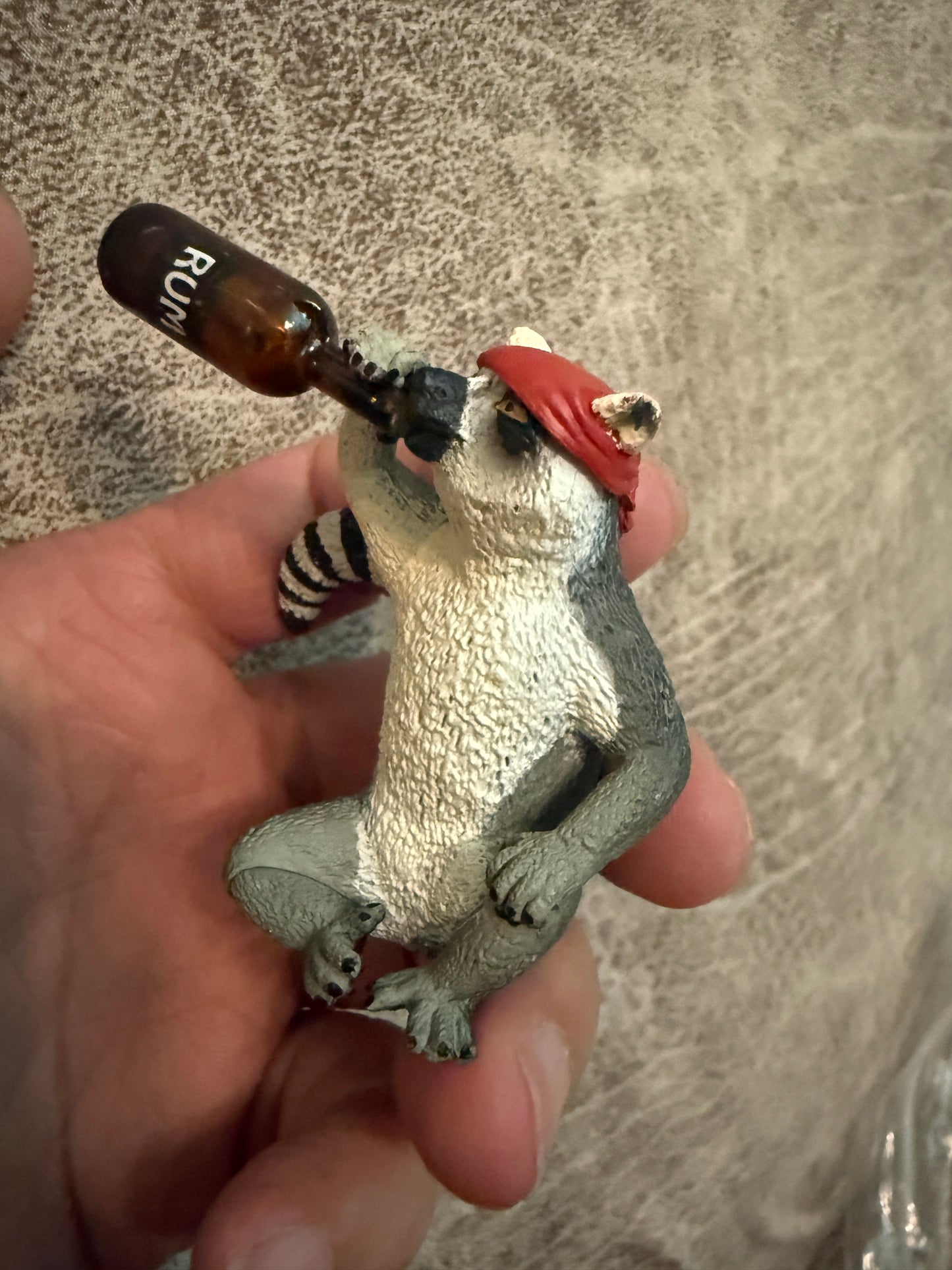 Japan 朝隈俊男 Asakuma Toshio drinking animal  Ring tailed lemur mini PVC figurine figure model