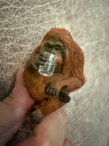 Japan 朝隈俊男 Asakuma Toshio drinking animal orangutan ape mini PVC figurine figure model