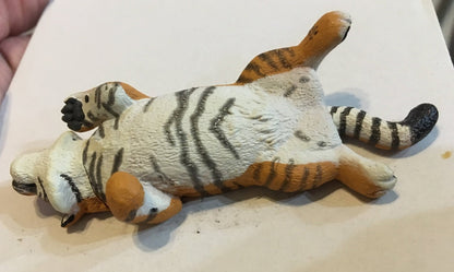 Zoozoozoo Lazy Sleeping Animal Tiger PVC Mini Figurine Figure model