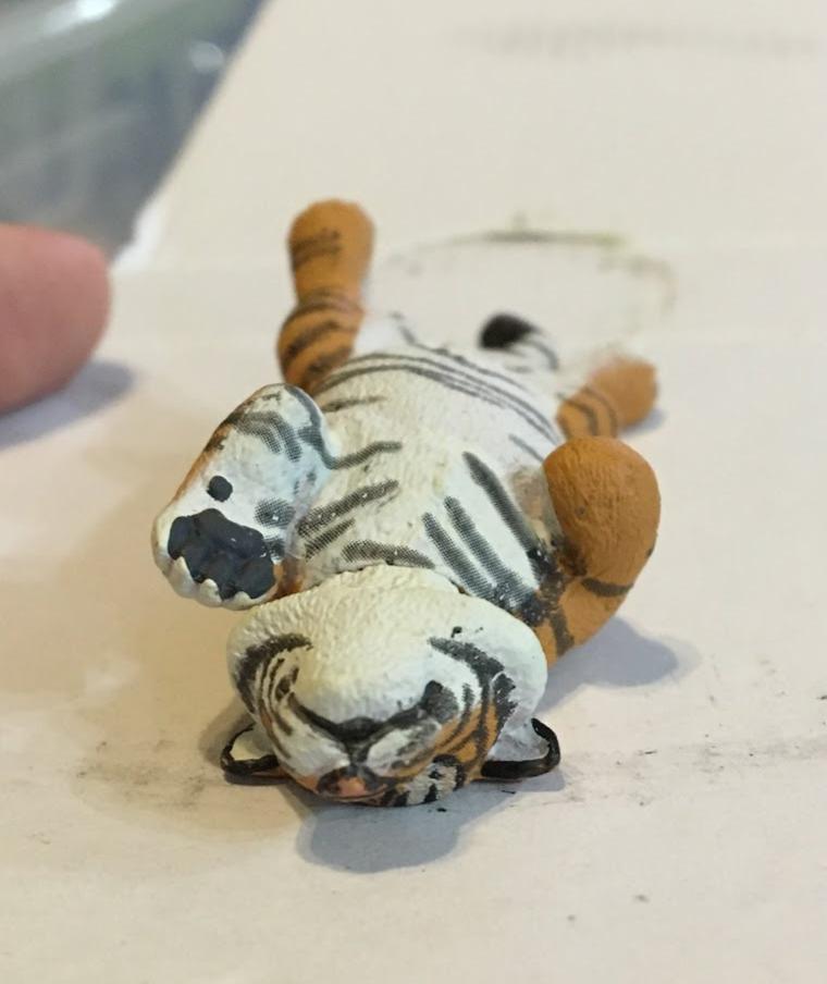 Zoozoozoo Lazy Sleeping Animal Tiger PVC Mini Figurine Figure model