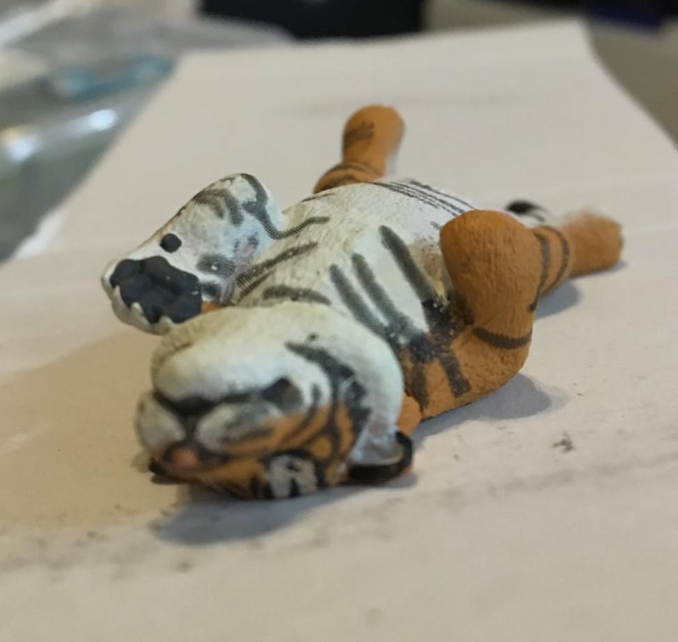 Zoozoozoo Lazy Sleeping Animal Tiger PVC Mini Figurine Figure model