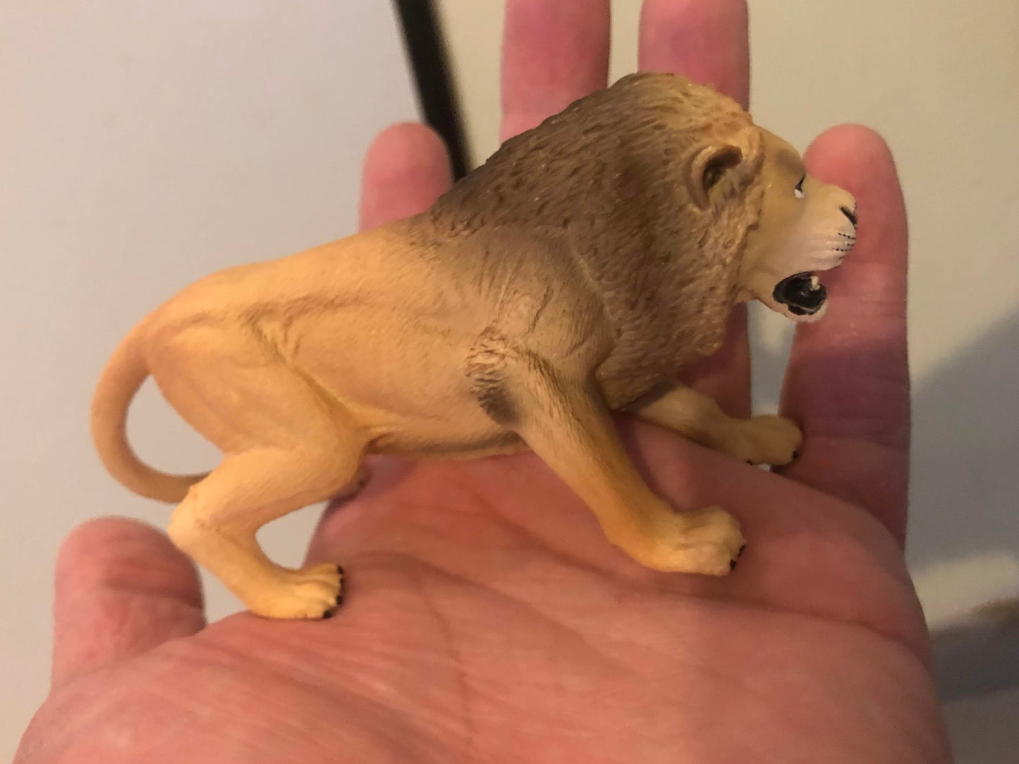 Retired Retired&nbsp;Schleich Pouncing Male Lion&nbsp;animal PVC figure figurine model RARE