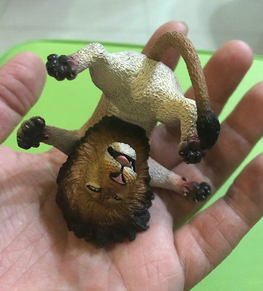 Animal Life Asakuma Toshio roll one's eyes Animal Lion PVC Mini Figurine Figure Model