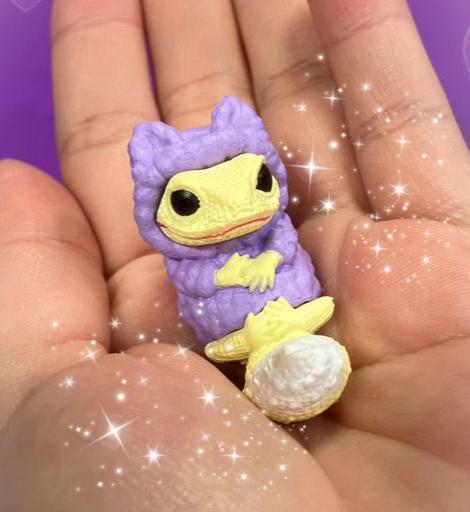 Japan Sweater Leopard Gecko Lizard PVC mini figure figurine Model A