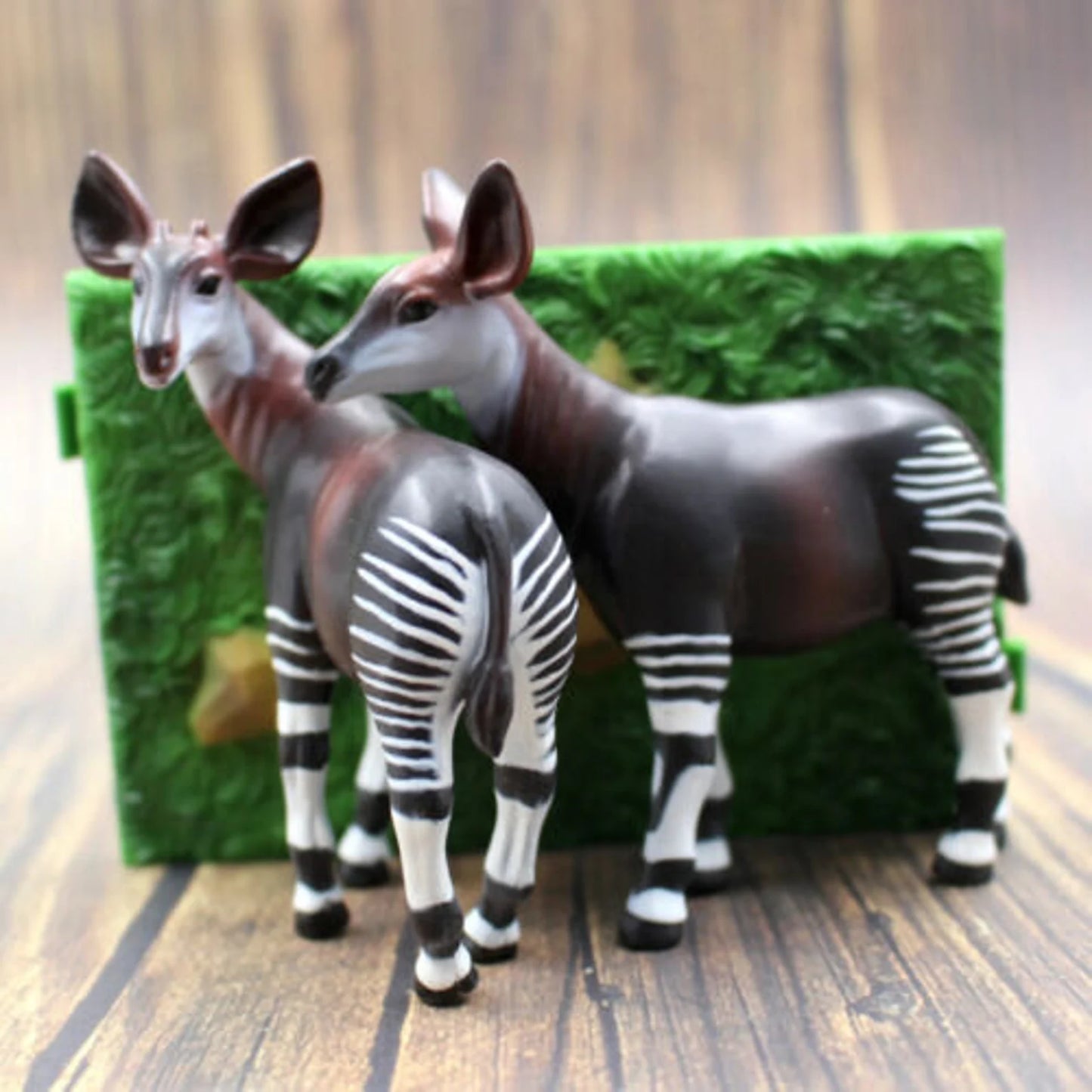 Japan ZOORASIA Zoo Exclusive Okapi pair mini figure figurine model with base