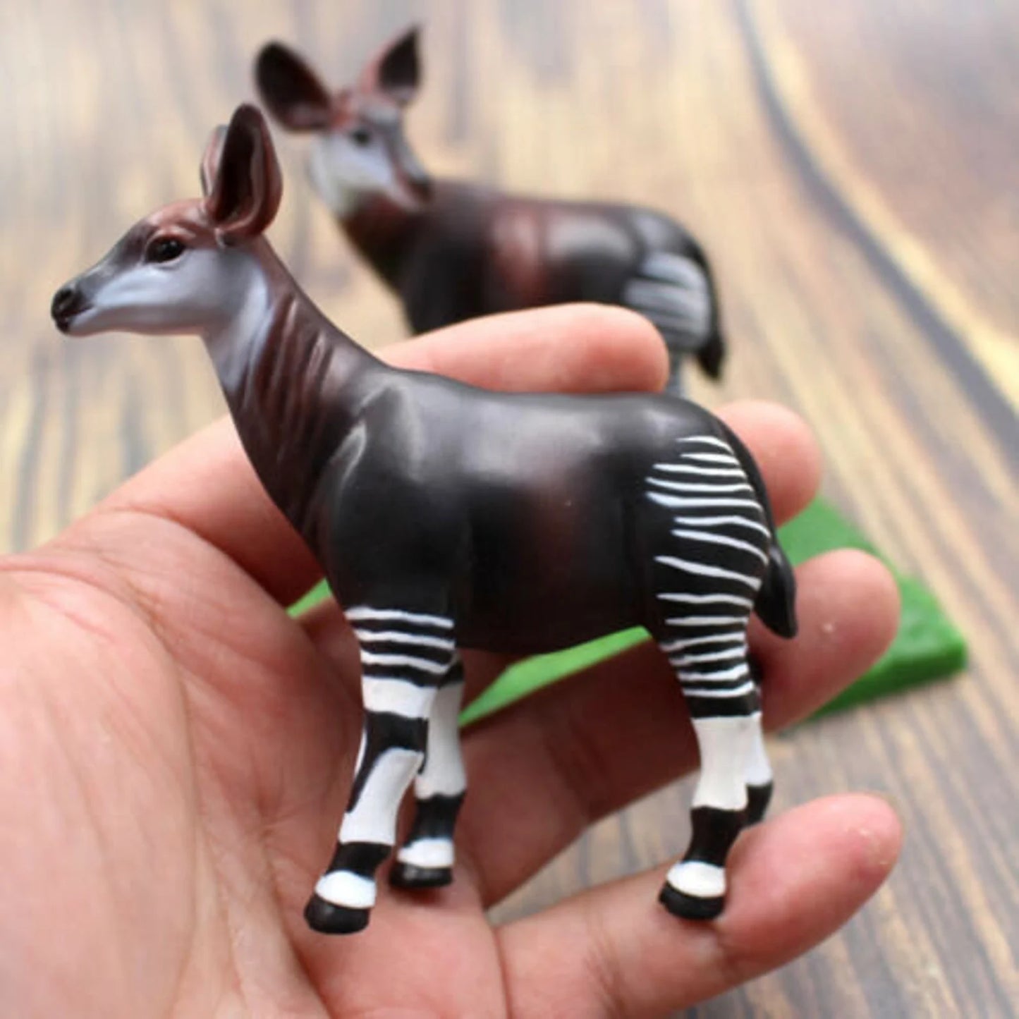 Japan ZOORASIA Zoo Exclusive Okapi pair mini figure figurine model with base