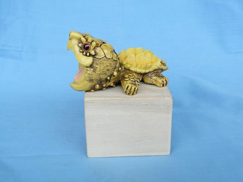 Super Q Albino Alligator Snapping Turtle Tortoise Resin Model Figurine Figure