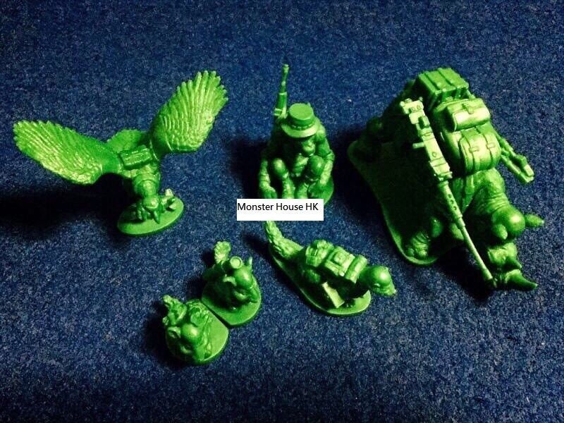 Japan Green Green Army 2 Animal Soldier PVC Figure Chimpanzee Rhino Panda 7 pcs