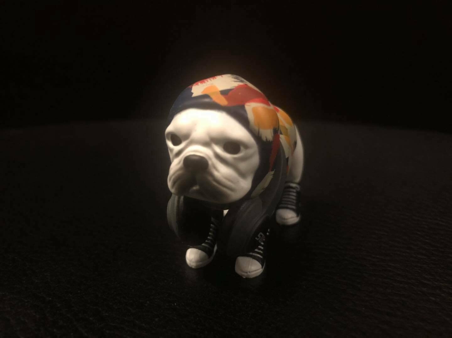 Only Wan Capsule Dog English Bulldog Max PVC Mini Figure Figurine Model