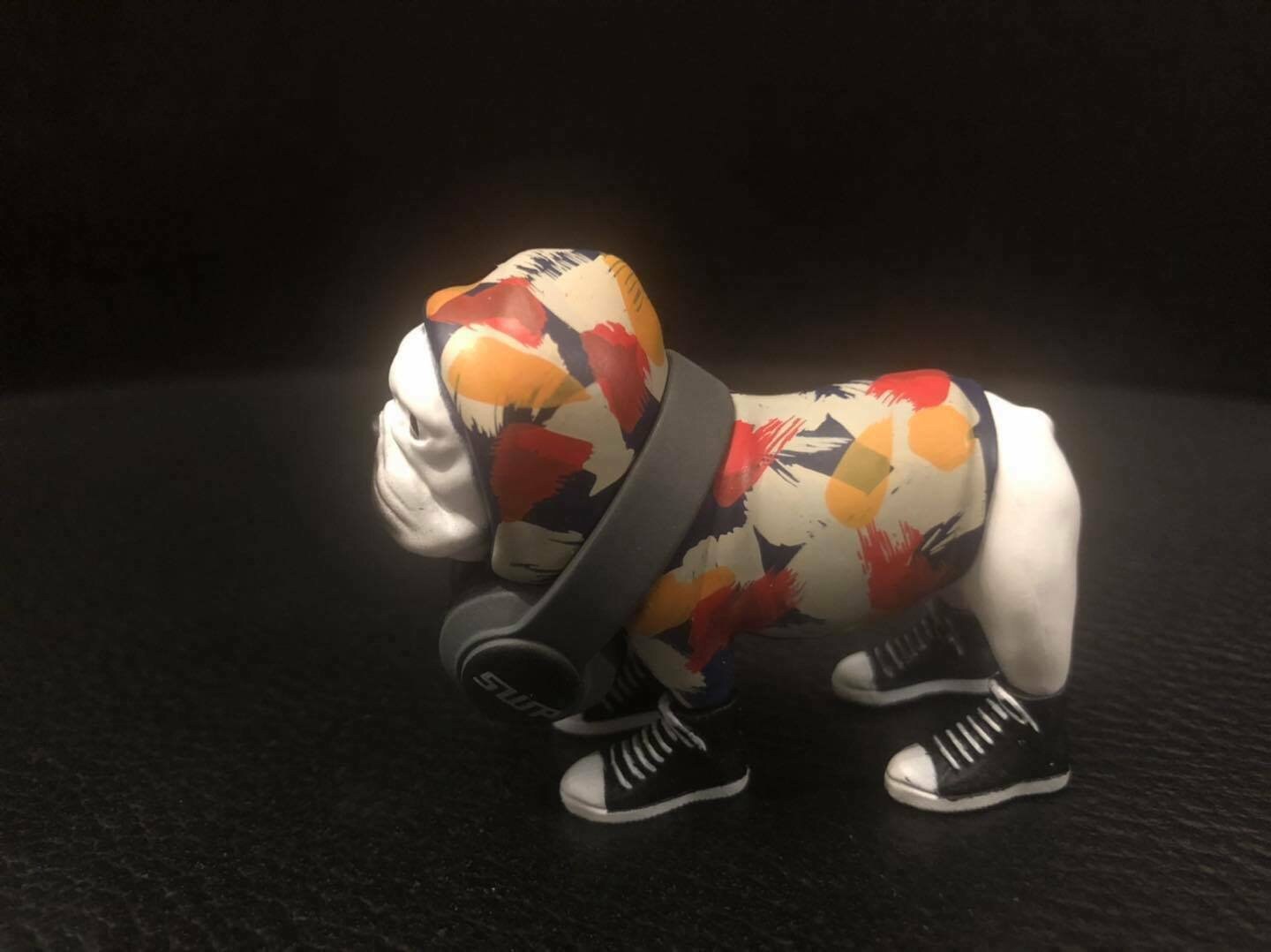 Only Wan Capsule Dog English Bulldog Max PVC Mini Figure Figurine Model