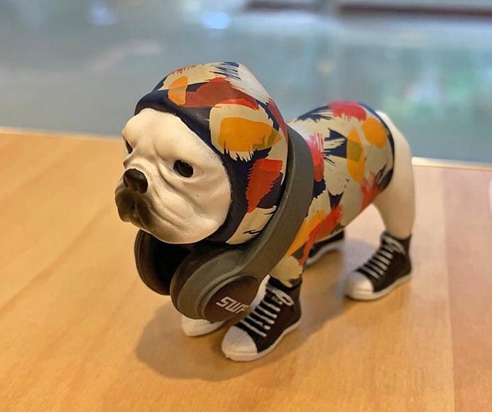 Only Wan Capsule Dog English Bulldog Max PVC Mini Figure Figurine Model