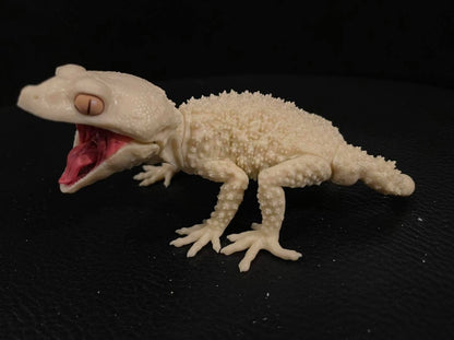 White Rough Knob-tailed gecko lizard PVC Figure model with two different lower jaws