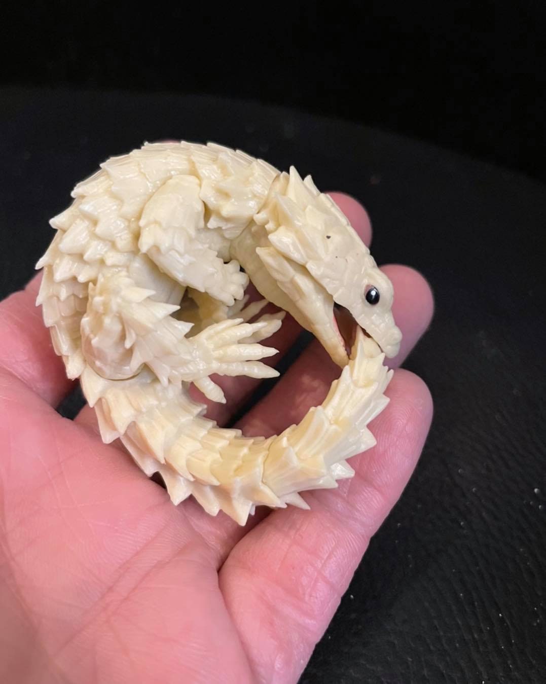 Japan White Armadillo Girdled Lizard PVC figurine figure model