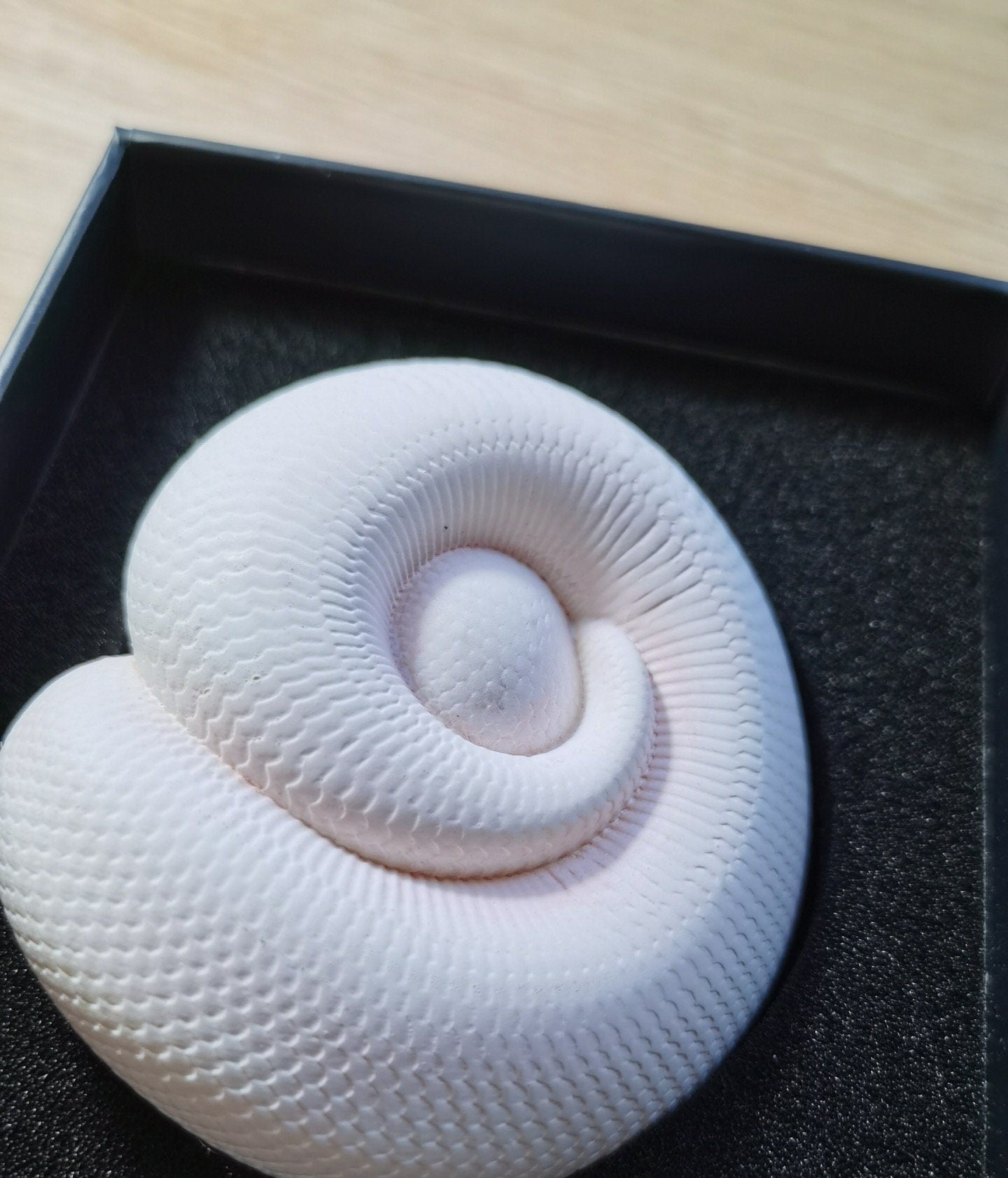 Snow Ball python snake Super Q Resin Model Figure Figurine