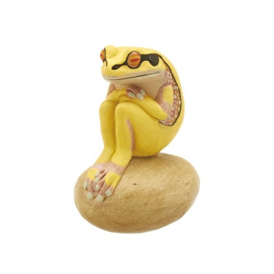 Japan Yellow Japanese tree frog in thought on rock PVC mini Figure Model Figurine