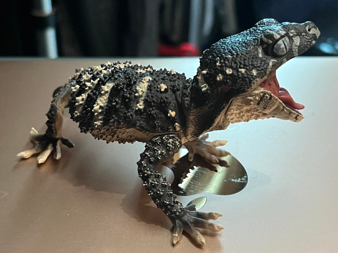 Green Rough Knob-tailed gecko lizard PVC Figure model with two different lower jaws