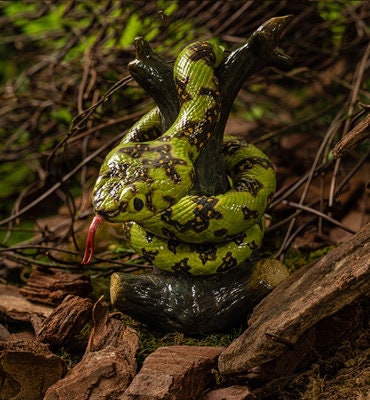 Mangshan pit viper snake Super Q PVC Model Figure Figurine