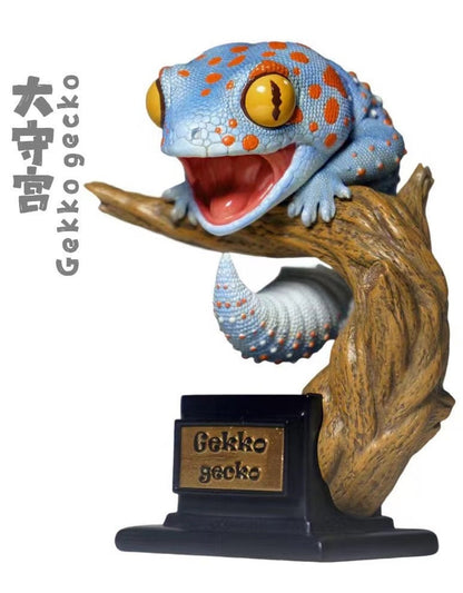 Tokay gecko lizard with stand Super Q Resin Model Figure Figurine