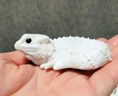 Japan Snow Bearded Dragon Lizard PVC hollowed figure model toy