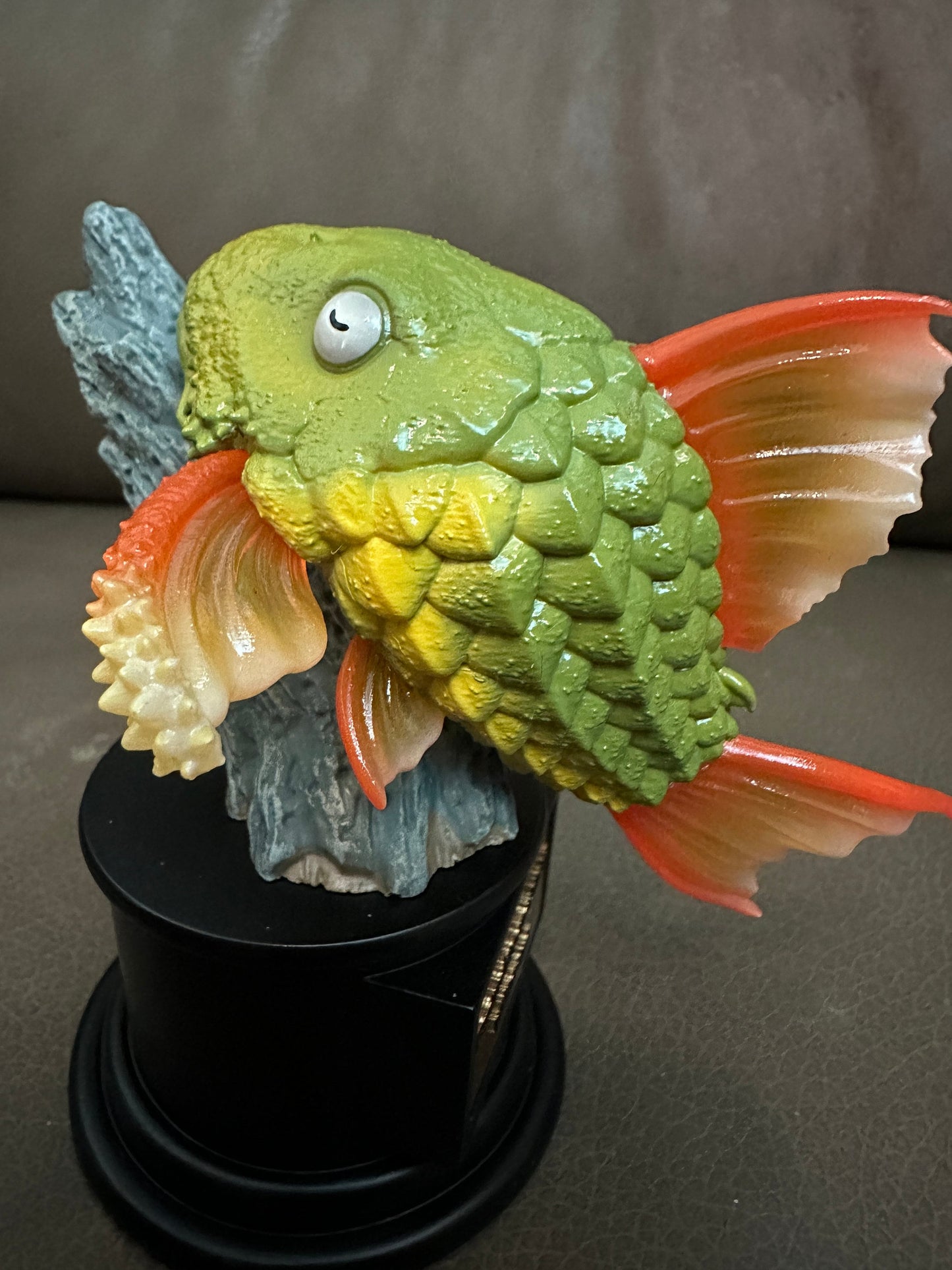 Super Q L24 Red Fin Cactus Pleco Fish Resin mini figurine Figure Model with stand