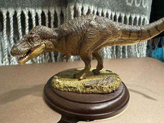 Japan T-rex Tyrannosaurus rex Dinosaur PVC figurine figure model with base