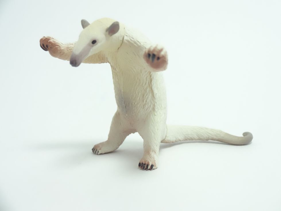 Japan White Southern Tamandua Anteater animal PVC mini figure model