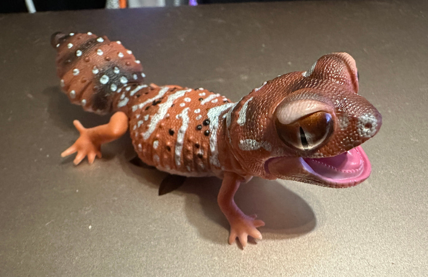 Japan Q Knob-tailed gecko lizard PVC Action Figure model with joints (10cm) A