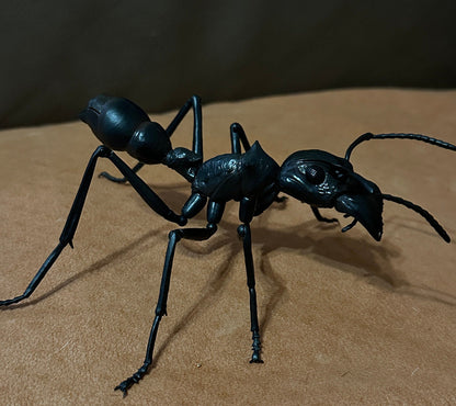 Bullet Ant Insect animal PVC Action Figure model Figurine with joints (worker)