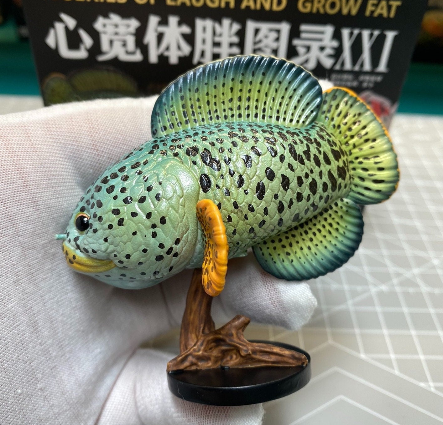 Super Q Channa Barca SnakeheadFish Resin mini figurine Figure Model with stand