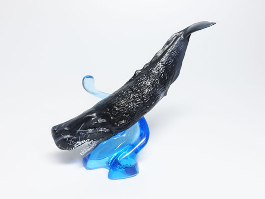 Japan Sperm Whale PVC mini capsule figure model figurine with base