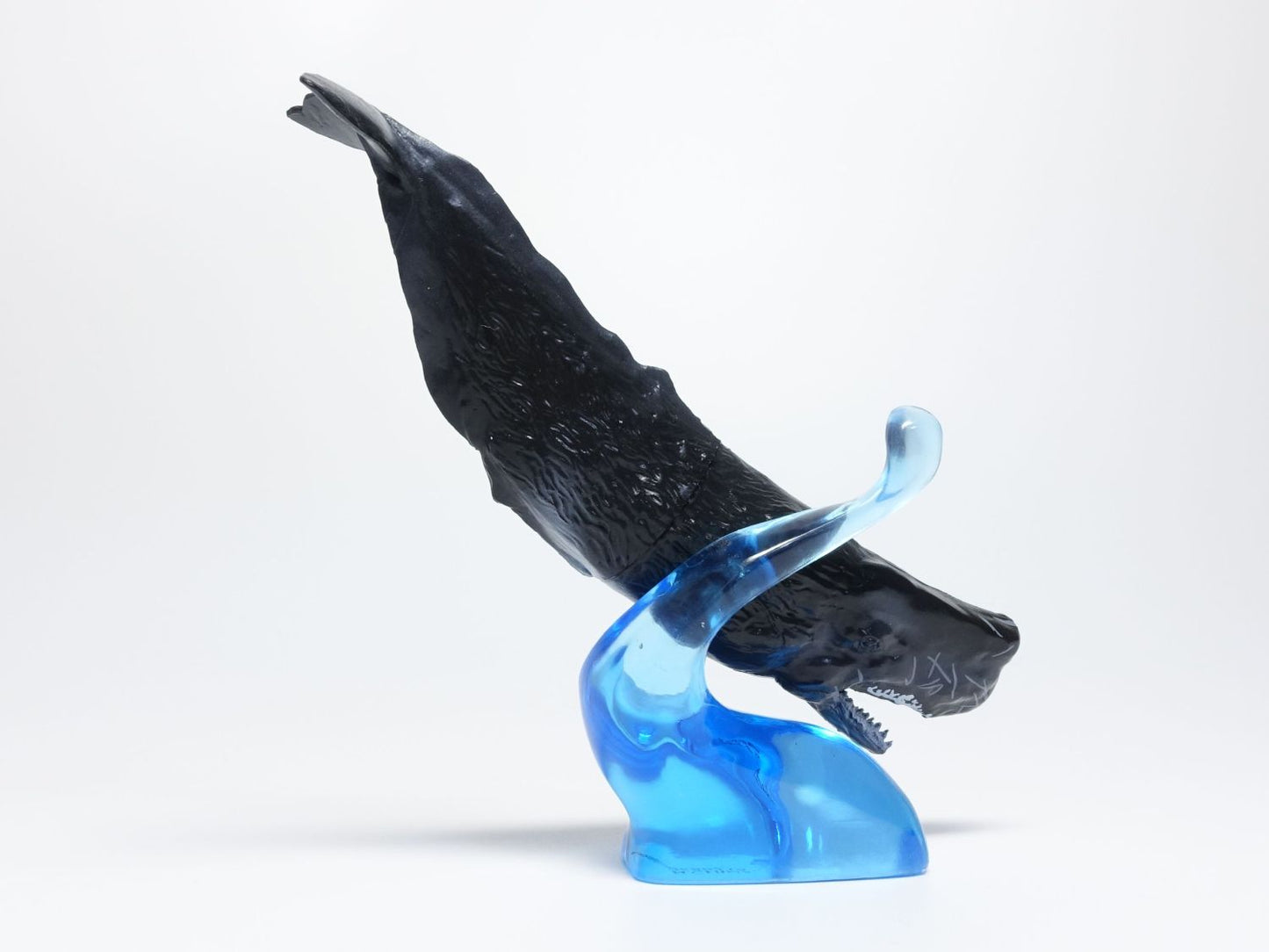 Japan Sperm Whale PVC mini capsule figure model figurine with base